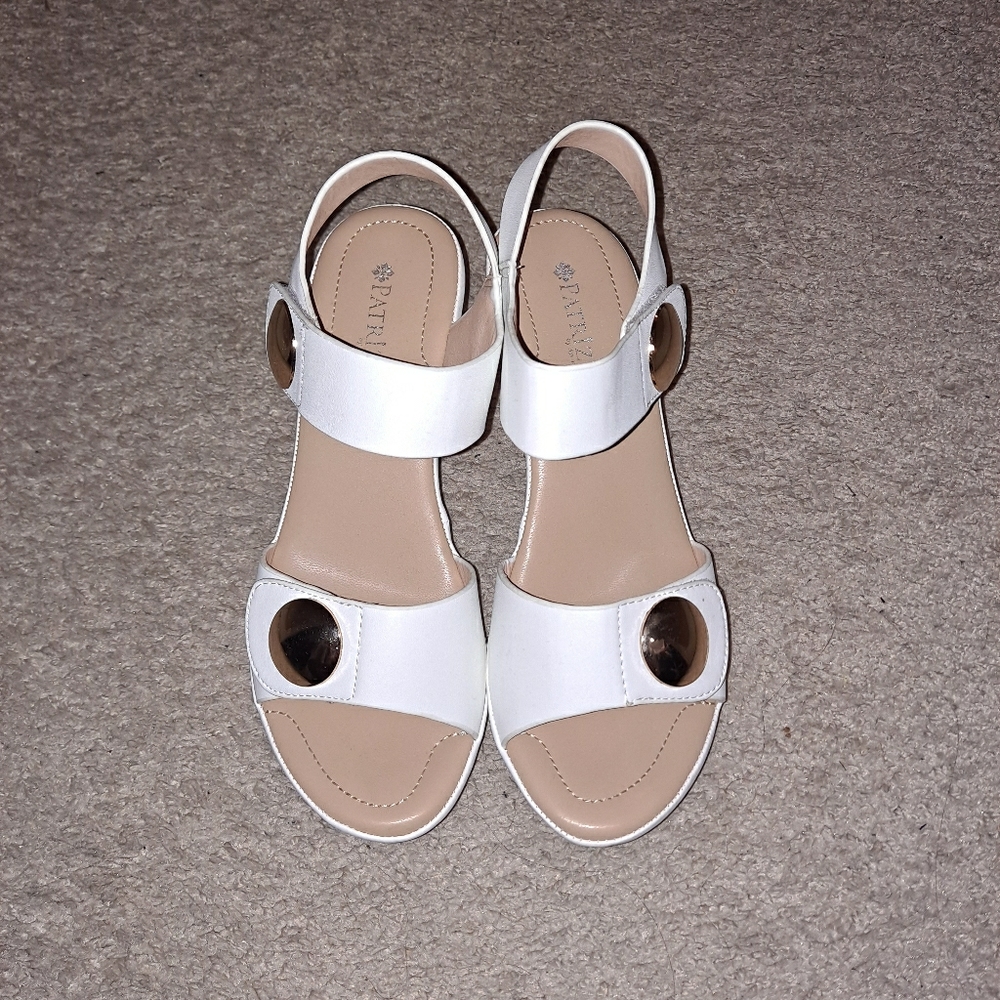 BRAND NEW Patrizia sandals